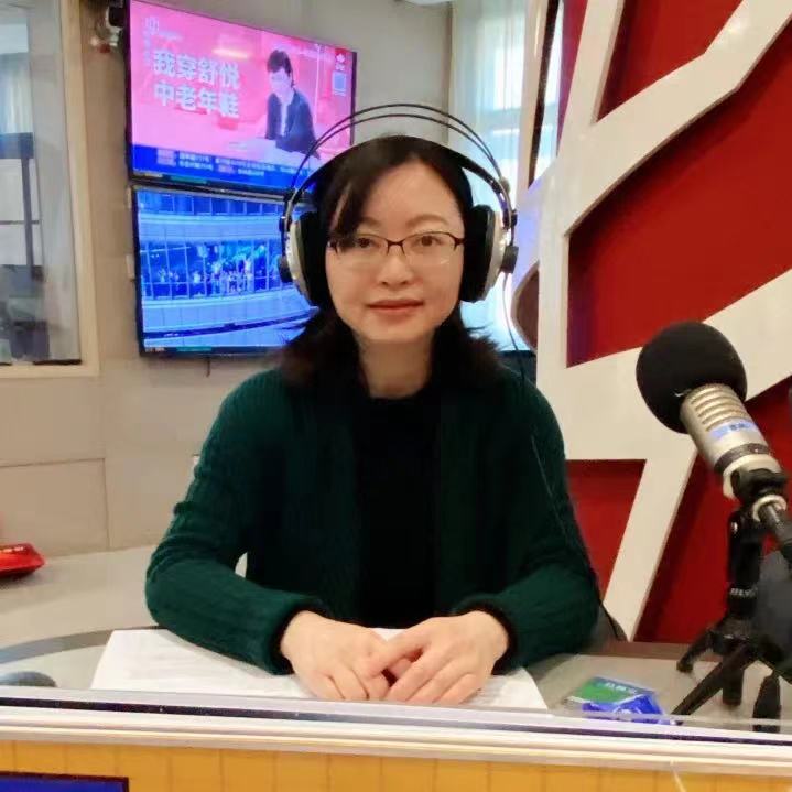 張黎莉所長在SMG上海人民廣播電臺《直通990》欄目解讀本市保障性租賃住房相關(guān)政策